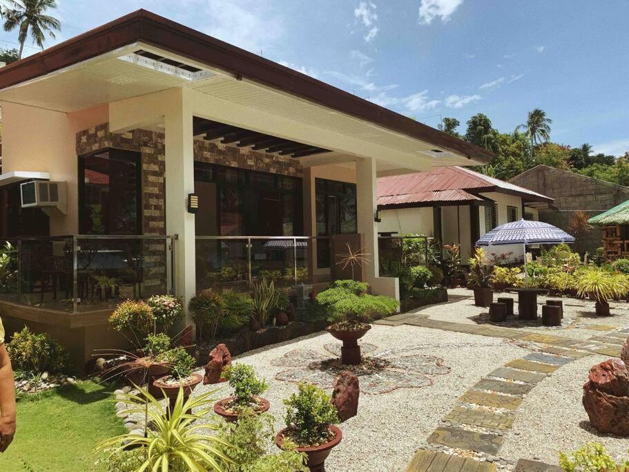 Beach Getaway Studio Villa In Lobo Екстер'єр фото